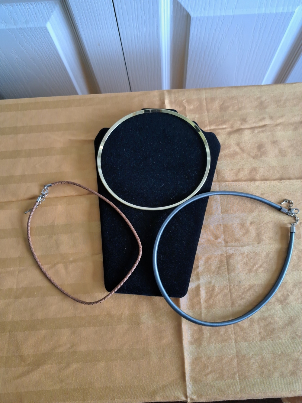 Source Unknown Brown, Gold, and Gray Three-Piece Choker Set